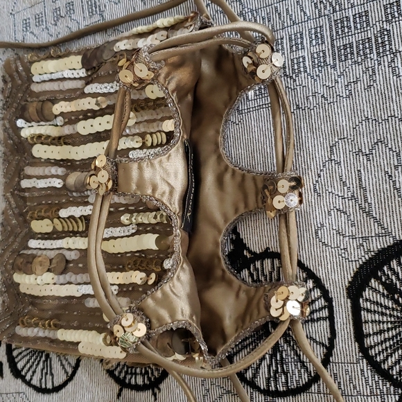 🌲Accessorize hand sequined potlis. - Picture 4 of 8